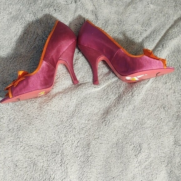 Poetic License Pink and Orange Satin Heels with Bow Accent - Picture 9 of 11
